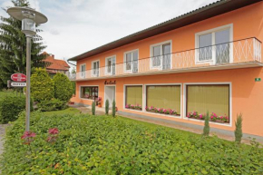 Отель Hotel Reineldis  Мурек